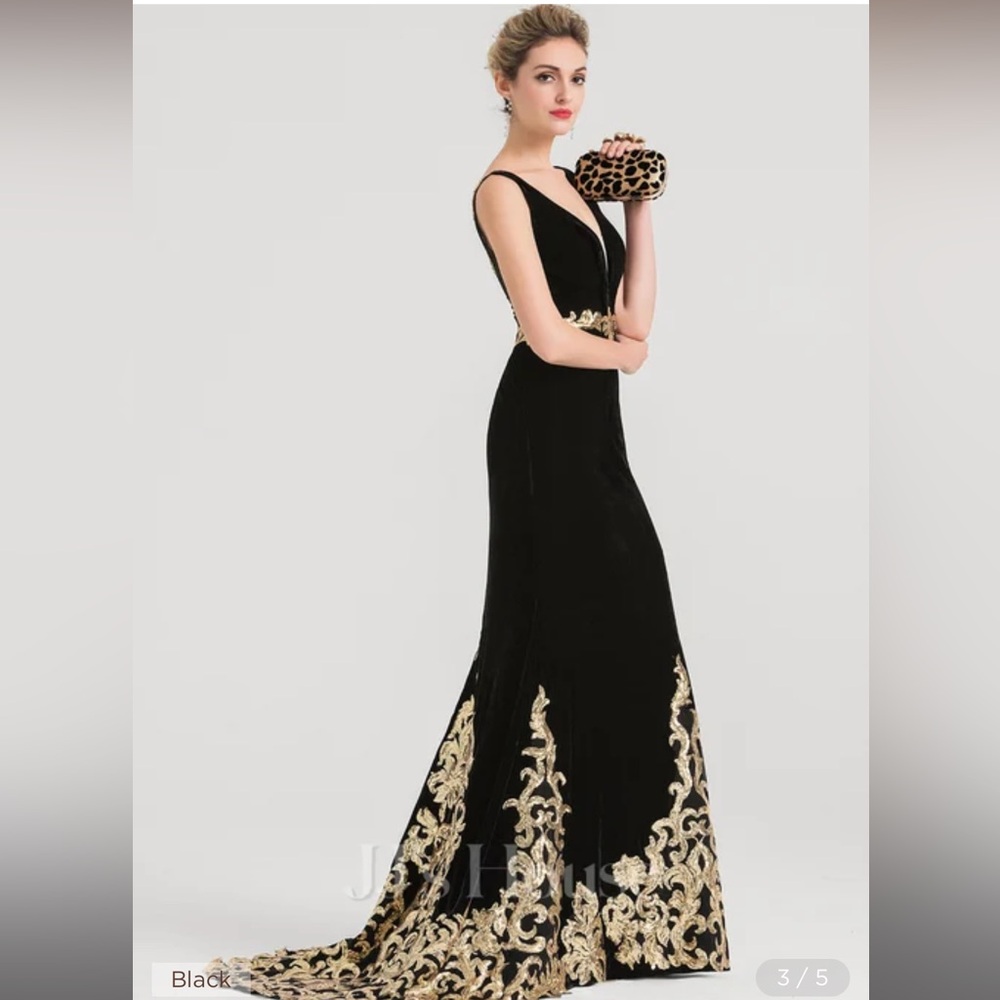 JJ’s House Sweep Train Velvet Evening Gown - Size 2